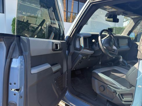 Used 2023 Ford Bronco Black Diamond image 5