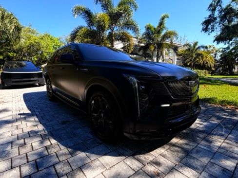 Used 2026 Cadillac Escalade IQL Luxury image 17