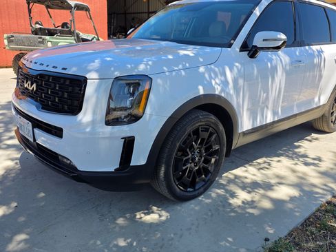 Used 2022 Kia Telluride SX w/ SX Prestige Package AWD/4WD image 2