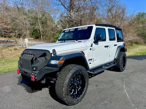 Used 2024 Jeep Wrangler Unlimited Sport image 4