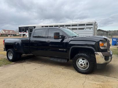 Used 2019 GMC Sierra 3500 4x4 Crew Cab w/ Sierra Convenience Package