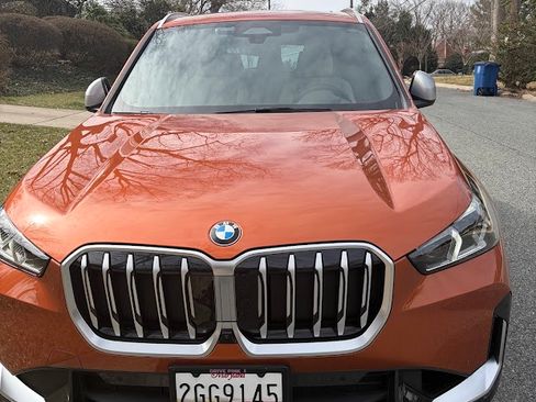 Used 2024 BMW X1 xDrive28i w/ Premium Package image 5