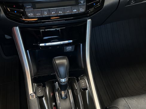 Used 2016 Honda Accord EX-L image 11