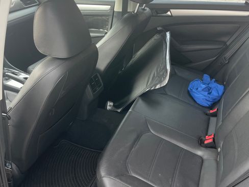 Used 2013 Volkswagen Passat 2.5 SE image 8