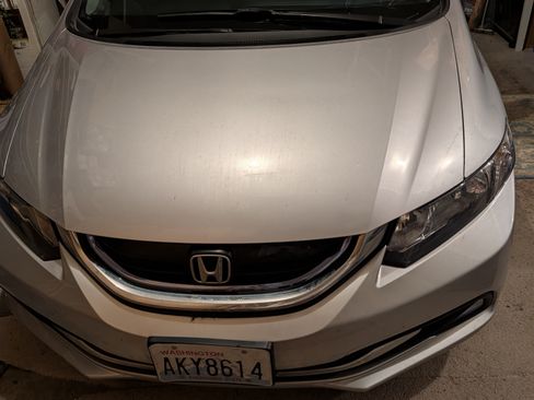 Used 2013 Honda Civic Hybrid Sedan 4D image 2