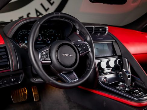 Used 2024 Jaguar F-TYPE R-Dynamic RWD image 21