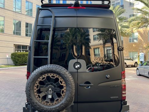 Used 2018 Mercedes-Benz Sprinter 2500 image 5