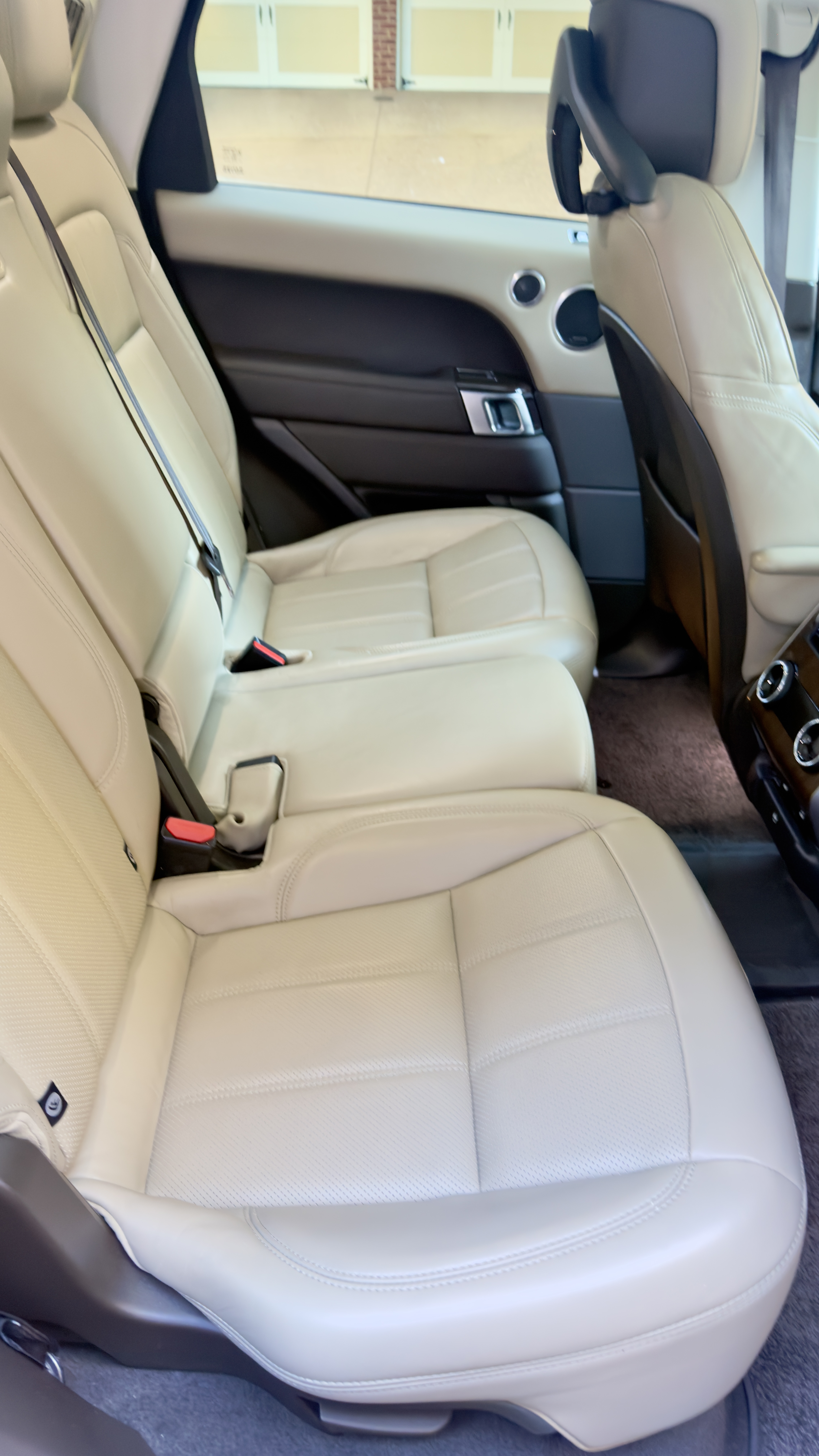 Used 2019 Land Rover Range Rover Sport HSE AWD/4WD image 17
