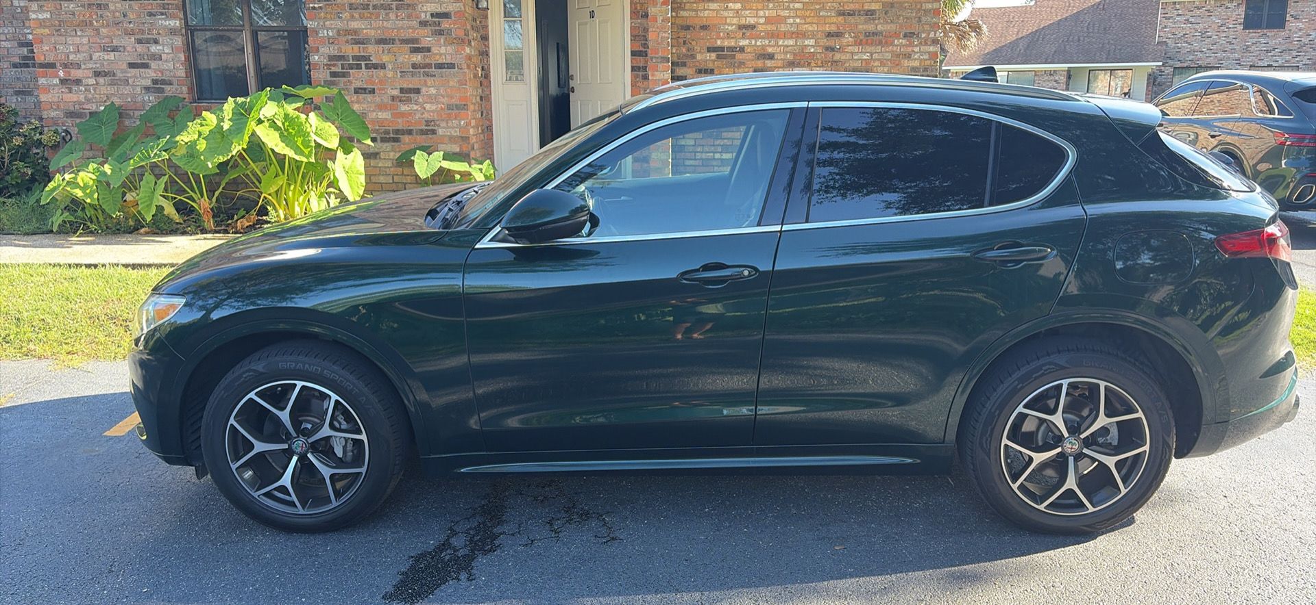 Used 2020 Alfa Romeo Stelvio Ti AWD/4WD image 1