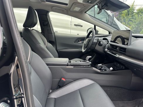 Used 2026 Toyota Prius XLE FWD image 14