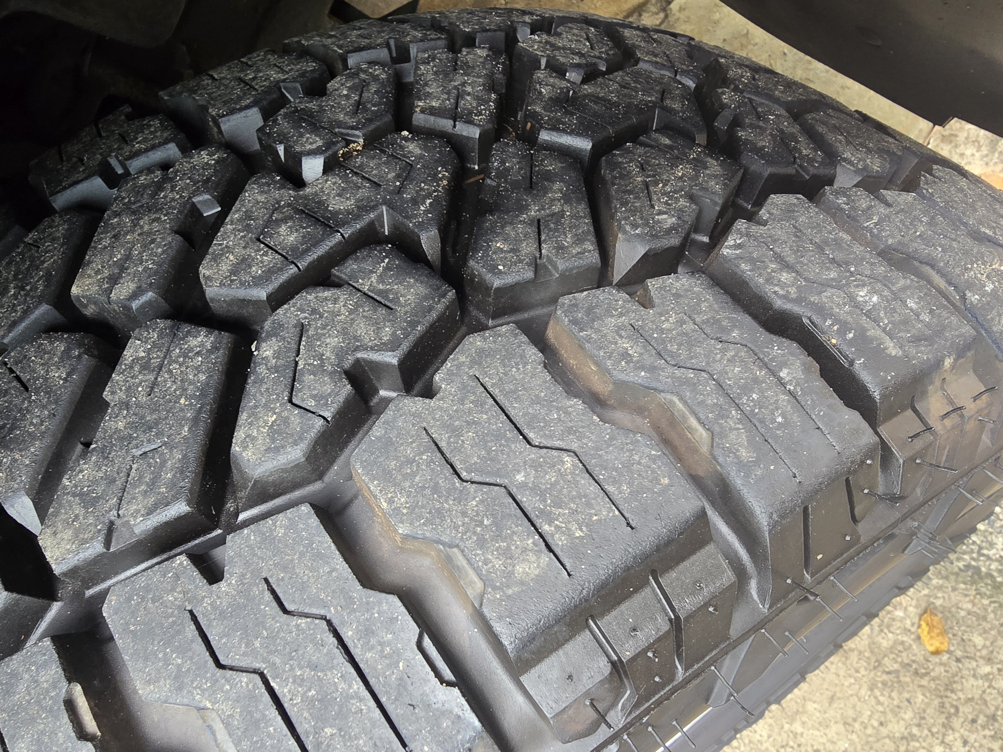 Used 2012 Chevrolet Avalanche LTZ AWD/4WD image 14