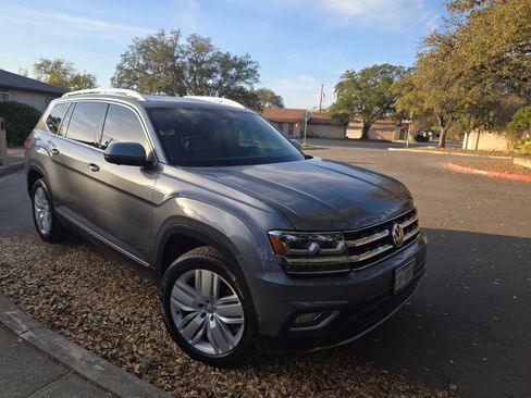 Used 2018 Volkswagen Atlas SEL Premium image 5