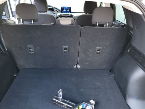 Used 2021 Ford Escape SE w/ Cold Weather Package image 16