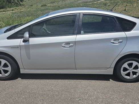 Used 2012 Toyota Prius Three FWD image 2