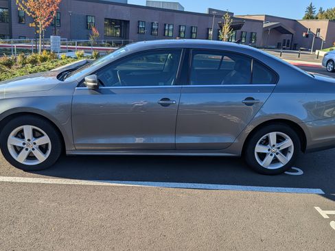 Used 2013 Volkswagen Jetta TDI image 1