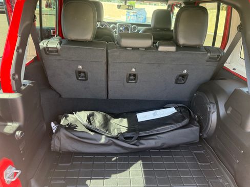 Used 2022 Jeep Wrangler Unlimited Rubicon 4xe image 16