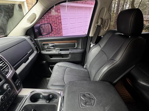 Used 2018 RAM 1500 Laramie w/ Convenience Group image 13