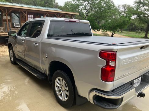 Used 2019 Chevrolet Silverado 1500 LT w/ Texas Edition RWD image 10