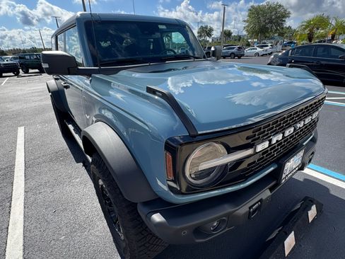 Used 2023 Ford Bronco Wildtrak image 14