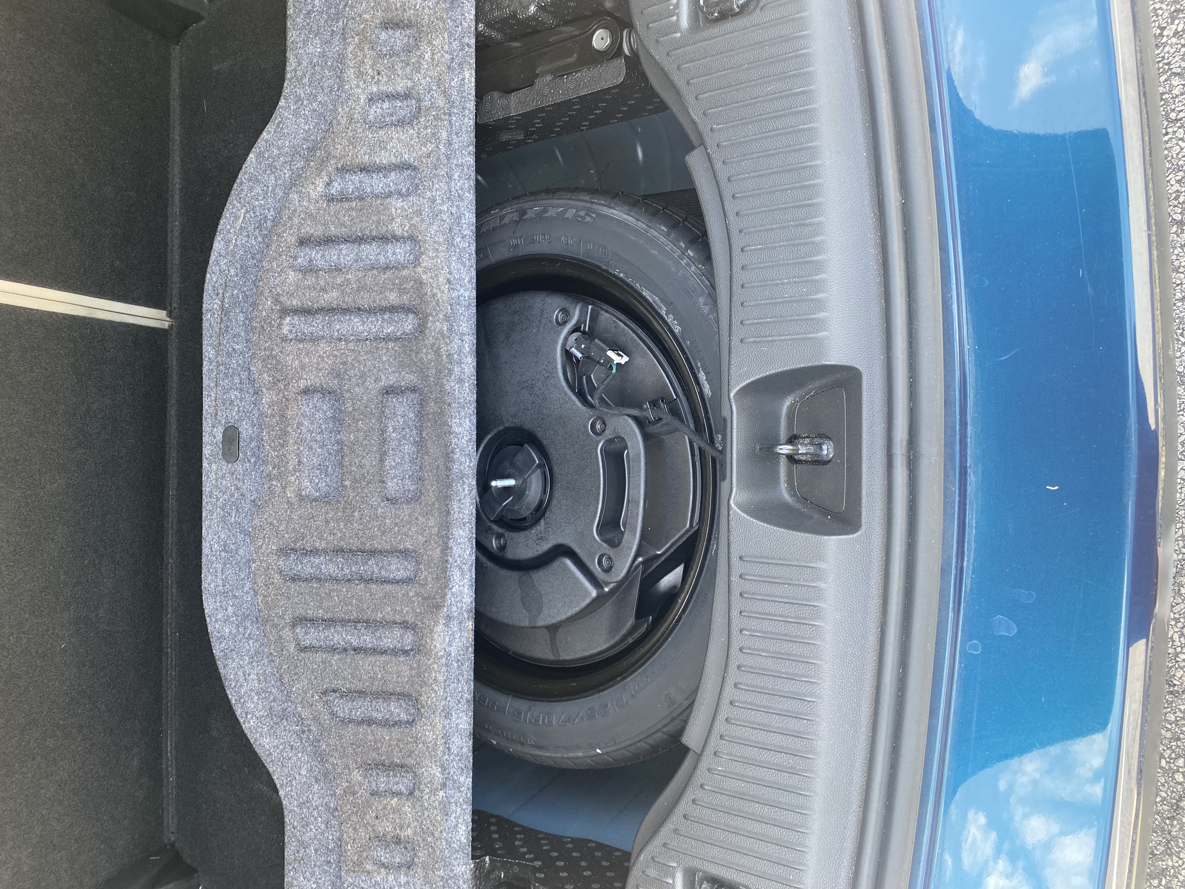 Used 2019 Buick Encore Essence w/ Experience Buick Package FWD image 17
