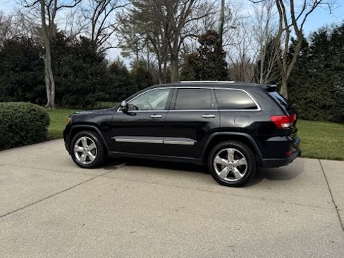 Used 2012 Jeep Grand Cherokee Overland Summit image 9
