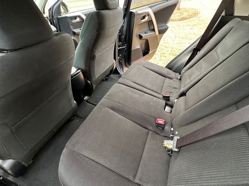 Used 2014 Toyota RAV4 XLE image 16