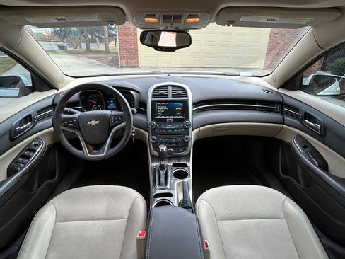 Used 2016 Chevrolet Malibu LT image 12