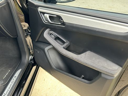 Used 2017 Porsche Macan GTS image 12