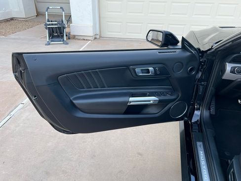 Used 2023 Ford Mustang GT Premium image 9