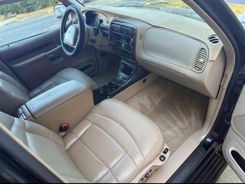 Used 2000 Ford Explorer Limited RWD image 14