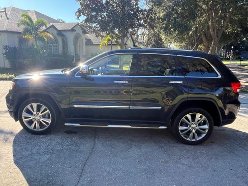 Used 2012 Jeep Grand Cherokee Laredo RWD image 2
