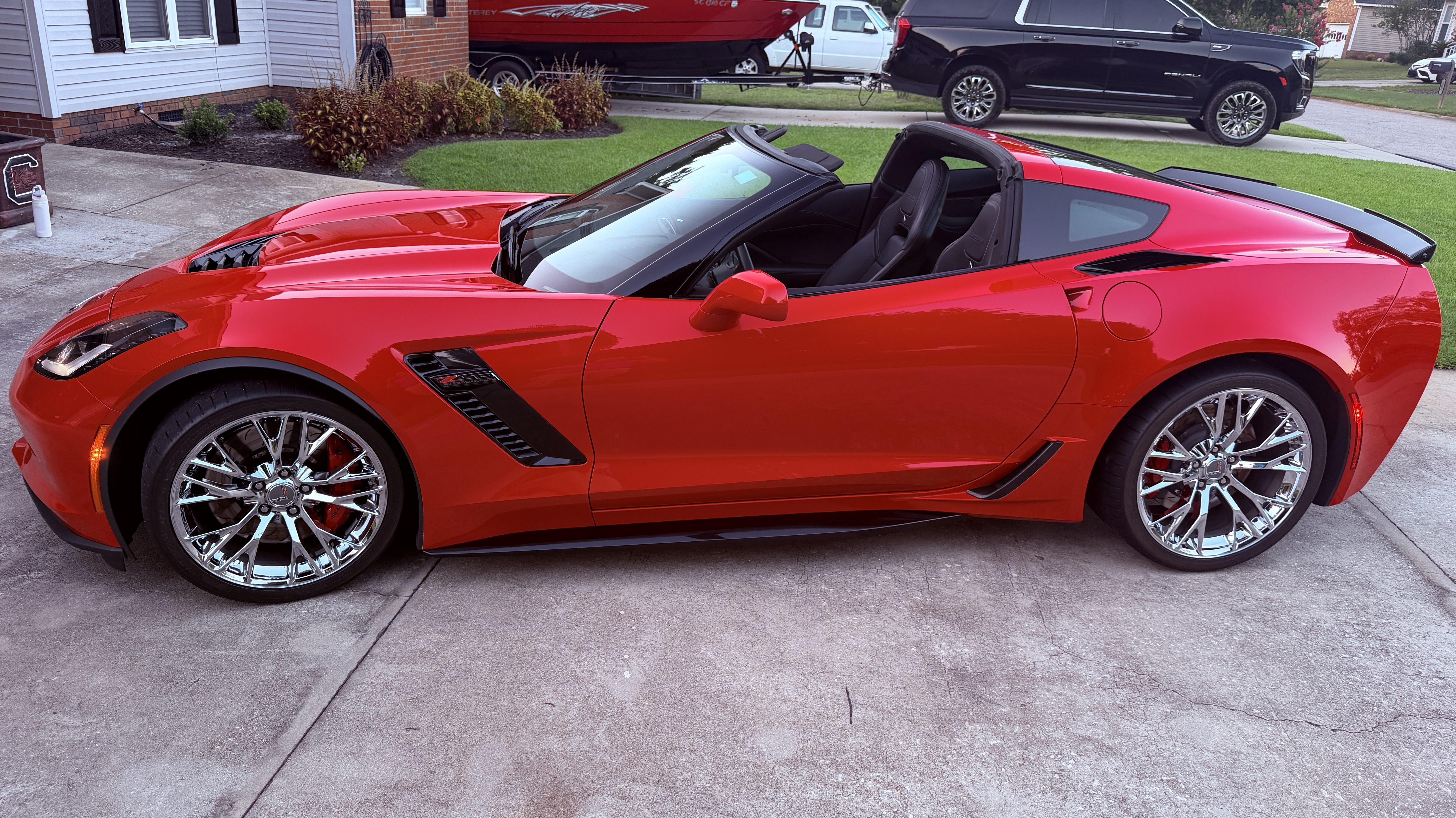 Used 2015 Chevrolet Corvette Z06 w/ 2LZ Preferred Equipment Group RWD image 14