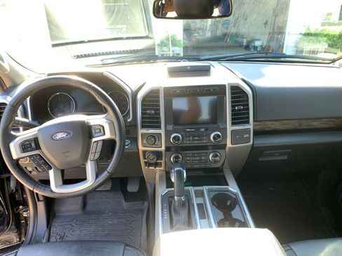 Used 2019 Ford F150 Lariat w/ Equipment Group 502A Luxury AWD/4WD image 12