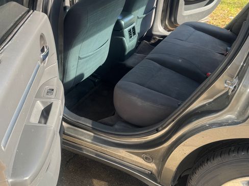 Used 2010 Dodge Charger SXT image 2