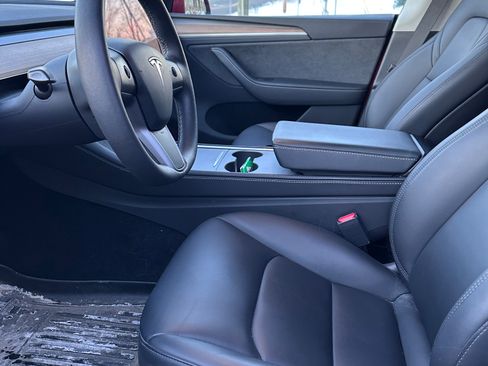 Used 2024 Tesla Model Y Long Range image 14