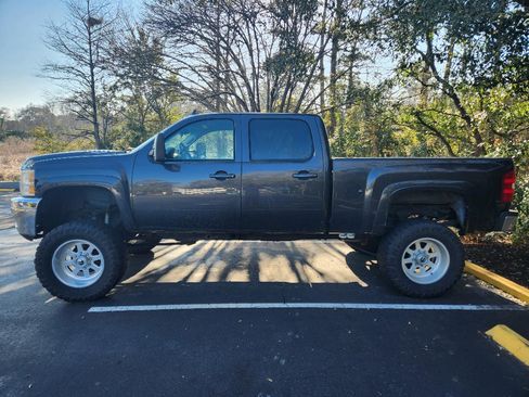 Used 2011 Chevrolet Silverado 3500 LTZ image 1