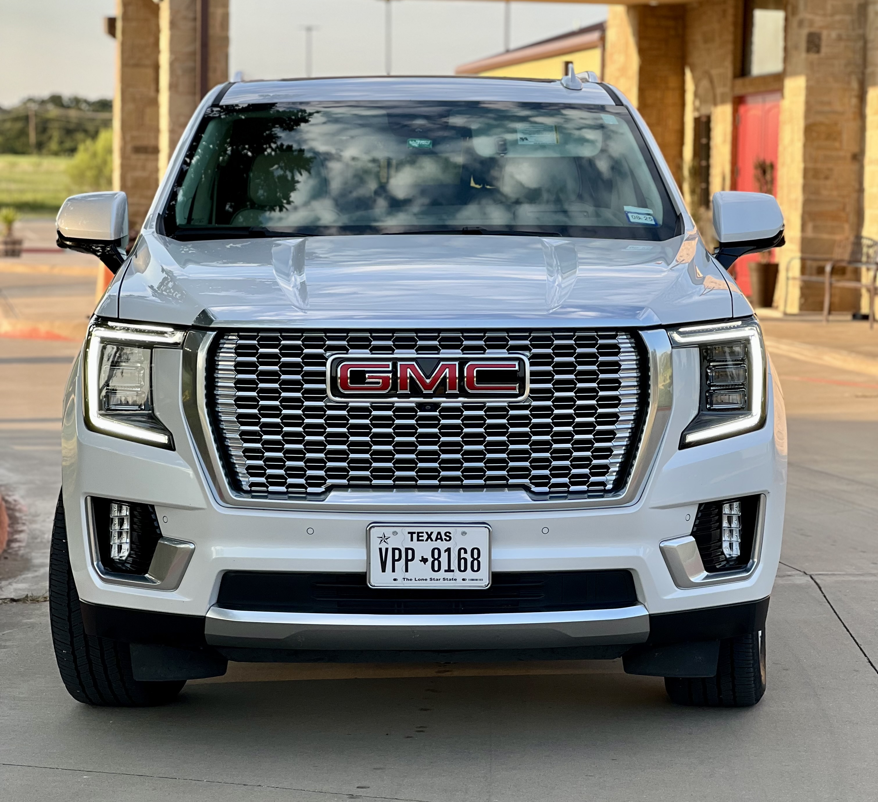 Used 2024 GMC Yukon Denali AWD/4WD image 2
