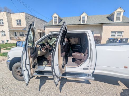 Used 2014 RAM 3500 Big Horn image 11