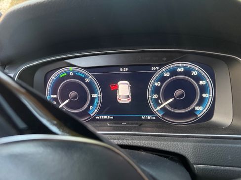 Used 2019 Volkswagen e-Golf SEL Premium image 6