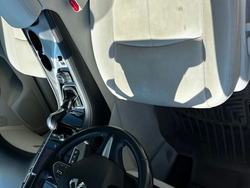 Used 2014 INFINITI Q50 Premium w/ Navigation Package RWD image 9