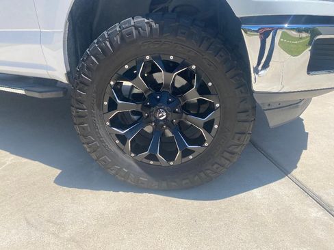 Used 2019 Ford F150 XLT w/ Equipment Group 302A Luxury image 9