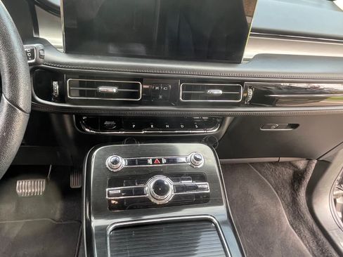 Used 2022 Lincoln Nautilus FWD w/ Premium Package image 25
