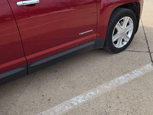 Used 2011 GMC Terrain SLT image 4