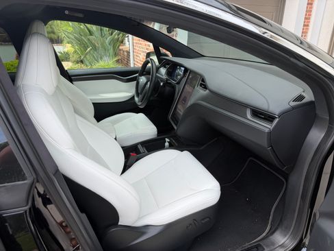Used 2021 Tesla Model X Performance AWD/4WD image 5