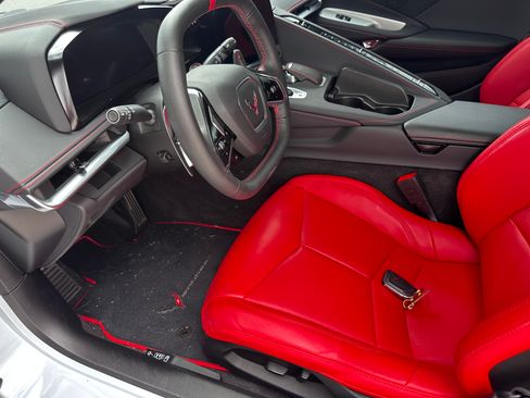 Used 2024 Chevrolet Corvette Stingray Convertible w/ Z51 Performance Package RWD image 5