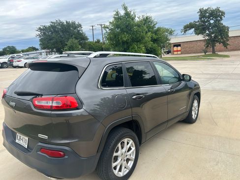 Used 2015 Jeep Cherokee Latitude w/ Comfort/Convenience Group FWD image 5