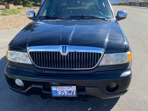 Used 2002 Lincoln Blackwood RWD image 8
