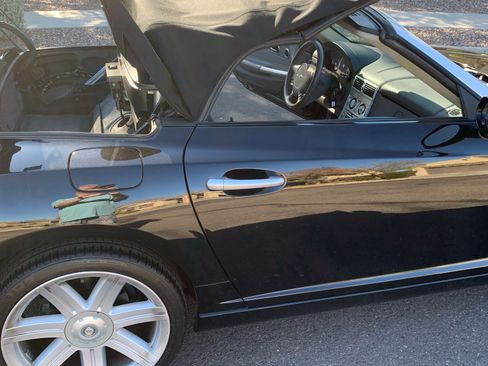 Used 2006 Chrysler Crossfire Limited image 22