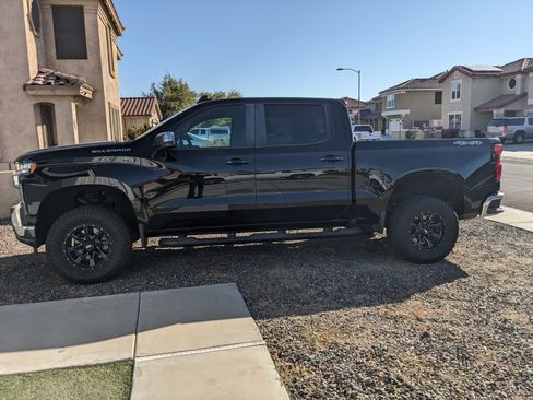 Used 2019 Chevrolet Silverado 1500 LT w/ All-Star Edition image 9