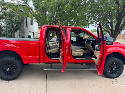 Used 2020 Ford F250 Lariat w/ Lariat Ultimate Package image 10